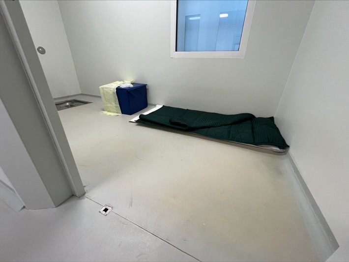 Recherche von BR und KONTRASTE: Lust am Quälen? JVA-Skandal Gablingen erhält durch erschütternde Chats neue Dimension / Frühere Bundesjustizministerin spricht vom "größten JVA-Skandal der BRD"