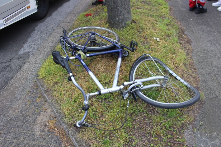 POL-PB: Fahrradfahrer bei Unfall schwer verletzt