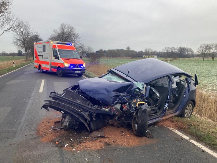 POL-WHV: Verkehrsunfall mit schwerverletztem Pkw-Fahrer (mit Bild)