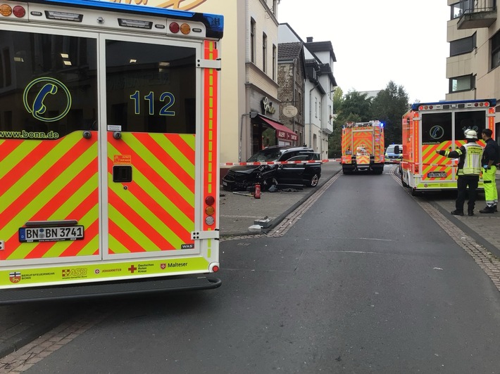 FW-BN: Alleinunfall eines PKW mit vier verletzten Personen