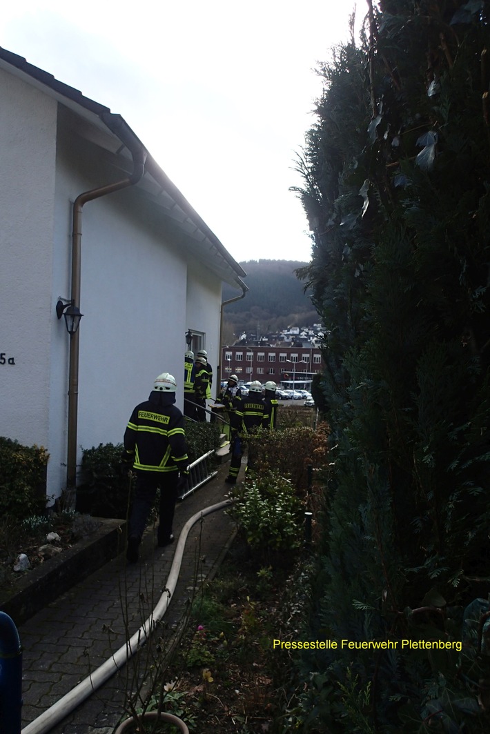 FW-PL: Brand in einer Zwischenwand - Feuerwehr verhinderte Schlimmeres in Plettenberg OT Ohle