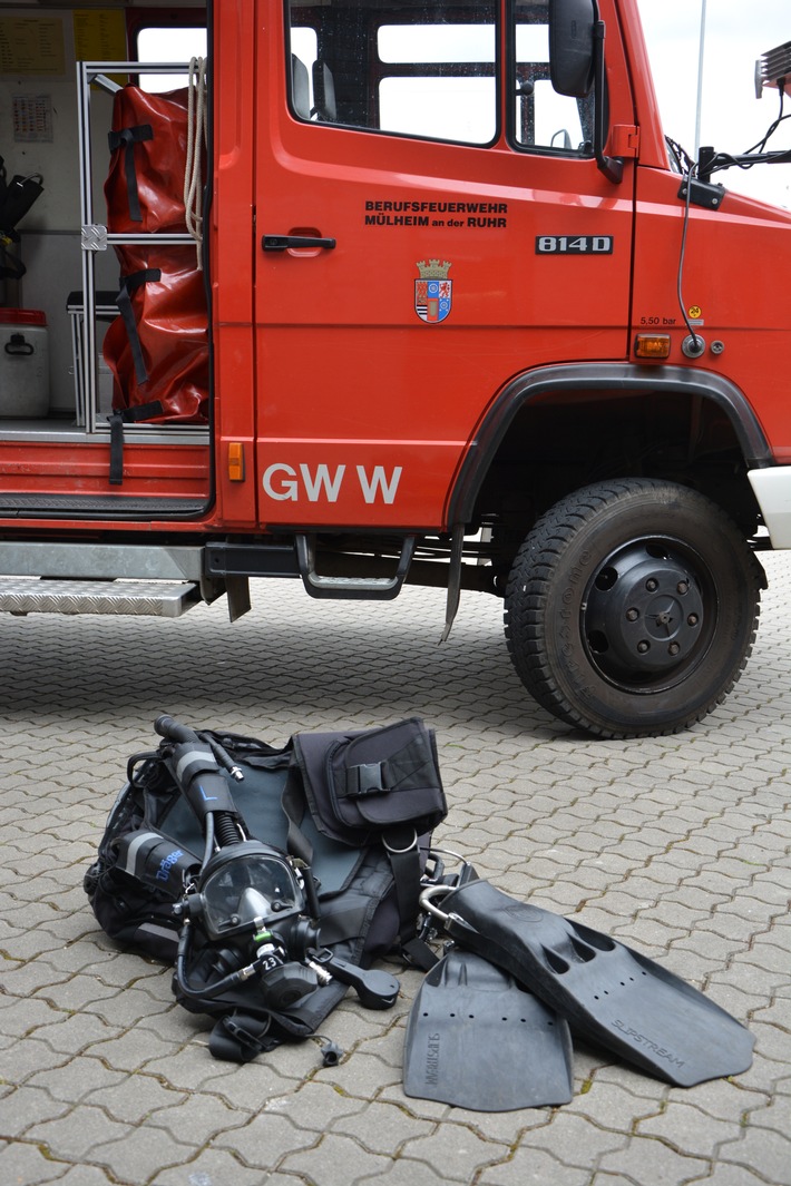 FW-MH: Feuerwehr rettet Gummipuppe