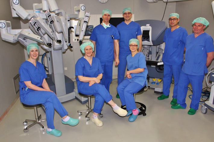Meilenstein für die Urologie der Asklepios Stadtklinik Bad Tölz / 100 Operationen mit dem neuen "da Vinci OP-Robotersystem"