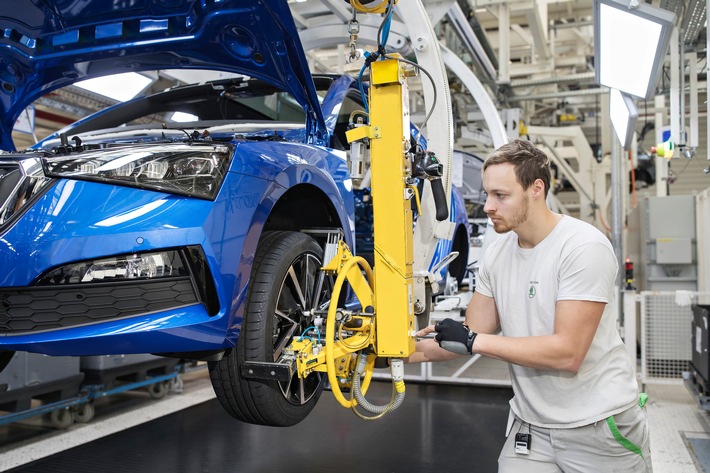 SKODA AUTO spart 2018 rund 209,6 Millionen Tschechische Kronen durch innovative Mitarbeiterideen (FOTO)