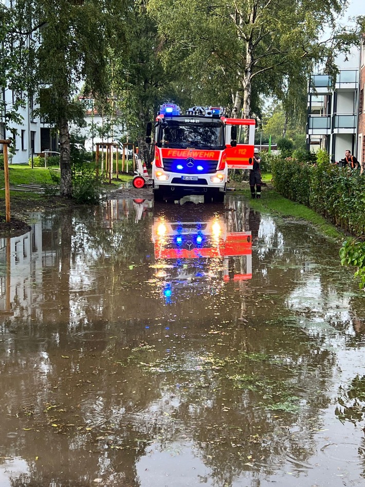 FW Norderstedt: Gewitter, Starkregen, Hagel und stürmische bzw. Sturmböen führen zu 70 Einsätzen