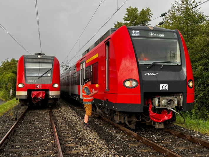 FW Hennef: Zug auf freier Strecke zum Stillstand gekommen - Evakuierung erforderlich