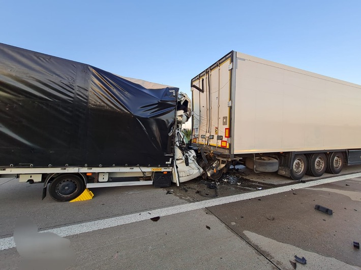 API-TH: Drei Unfälle sorgen für Verkehrschaos im Berufsverkehr auf der A 4 bei Bucha/Mellingen!