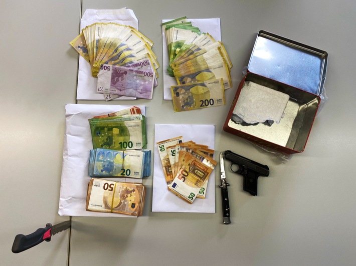 POL-RE: Recklinghausen: Ermittlungserfolg nach monatelanger Arbeit - Polizei nimmt Drogenbande hoch