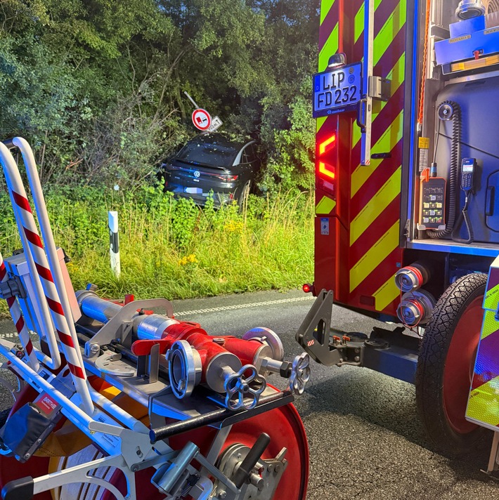 FW-DT: Verkehrsunfall auf dem Nordring - Feuerwehr sichert Unfallstelle