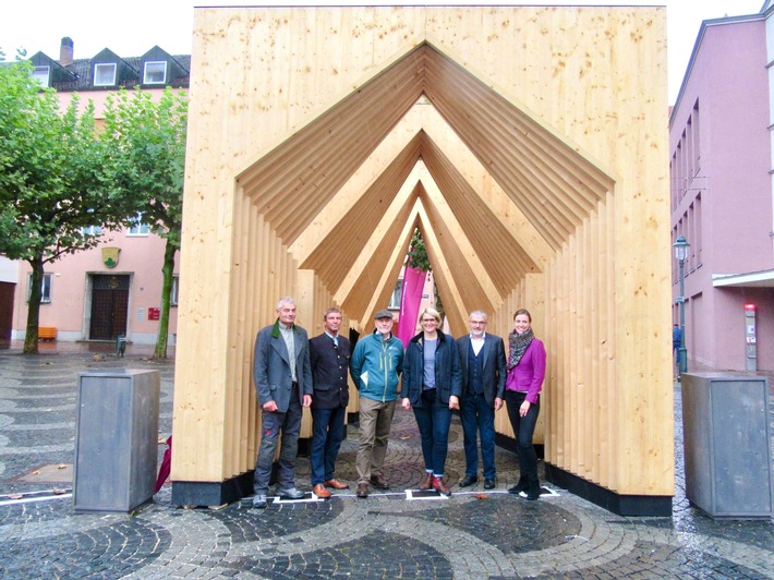 Holz erobert nun auch Augsburgs Innenstadt