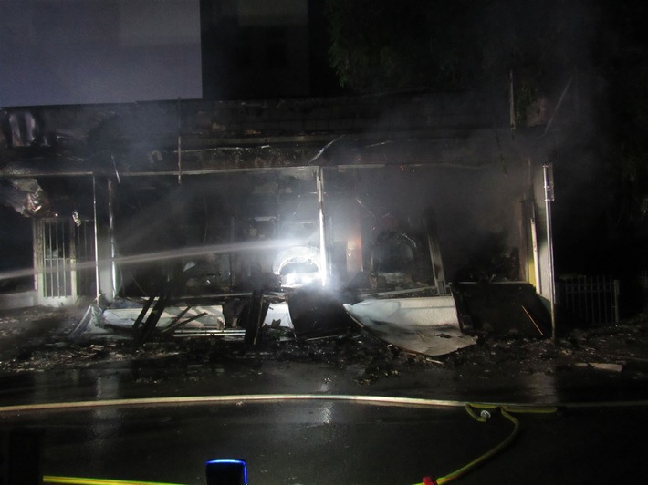 POL-MK: Brand eines Geschäftshauses