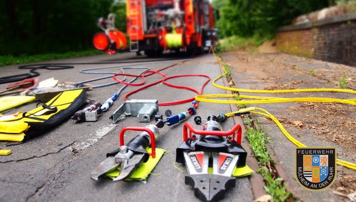 FW-MH: Verletzte nach Verkehrsunfall