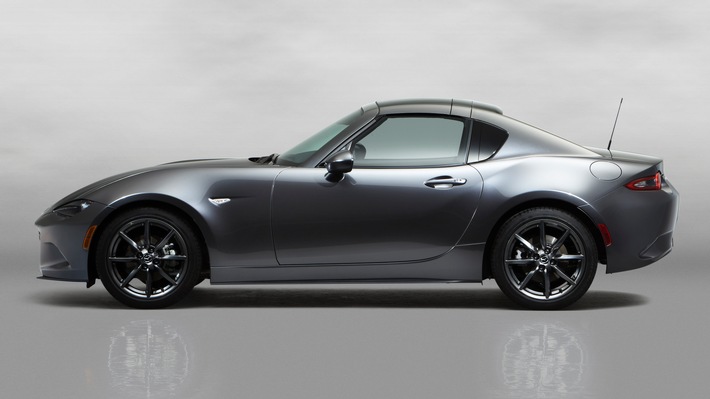 Mazda MX-5 RF feiert Weltpremiere in New York