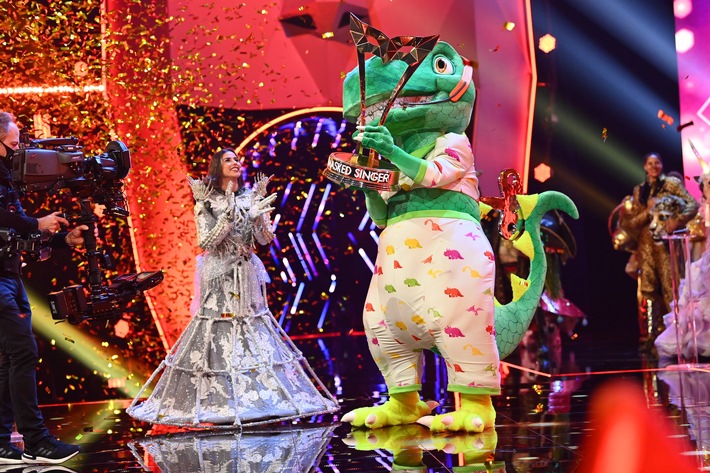 8,07 Millionen Zuschauer im Finale. 27,9 Prozent Marktanteil für "The Masked Singer" // Sasha gewinnt als Dinosaurier