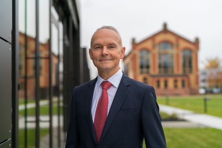 Gert Nowotny von der e.optimum AG zu den aktuellen Entwicklungen auf dem Energiemarkt / "Mit einem extrem hohen Festpreisvertrag würde man sich jetzt die teuren Preise für die Zukunft zementieren."