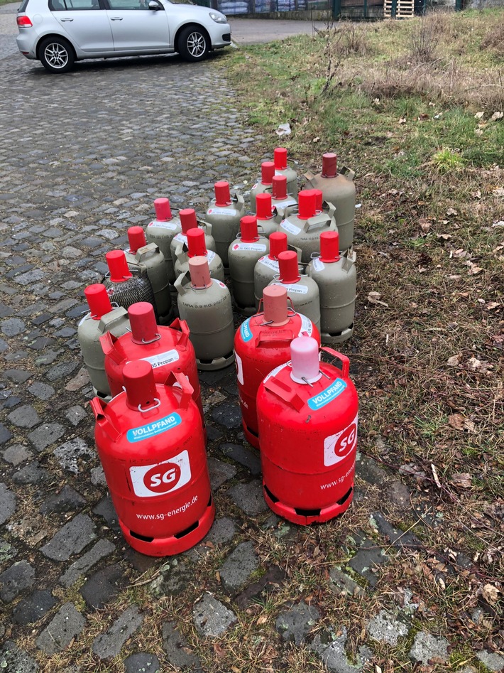 POL-NI: Nienburg-Unbekannte Täter entwenden Propangasflaschen