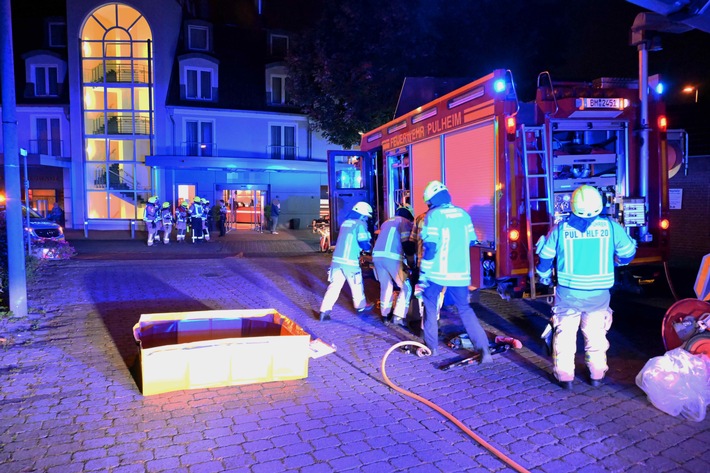 FW Pulheim: Kühlschrank defekt - Pulheimer Feuerwehr im Einsatz