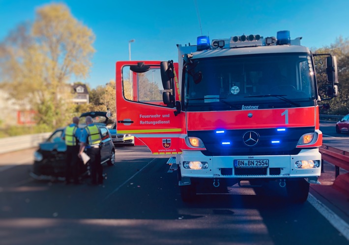 FW-BN: Vier Verletzte nach Verkehrsunfall auf der Autobahn