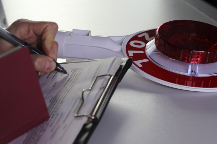 HZA-KI: Zoll überprüft Nagelstudio in der Kieler Innenstadt - fünf Verdachtsfälle unerlaubter Beschäftigung festgestellt