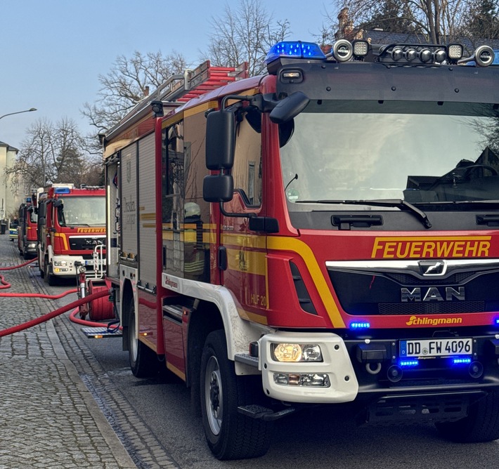 FW Dresden: Brand einer Sauna