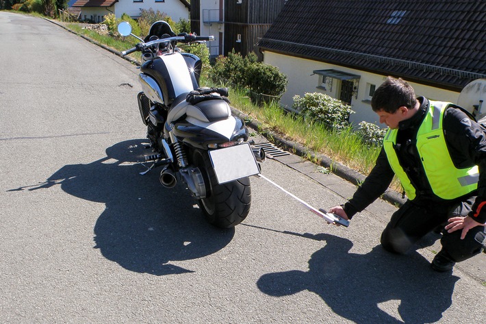 POL-LDK: Verkehrsdienst nahm Biker und Pkw am Wochenende am Aartalsee ins Visier - Korrekturmeldung !!!!