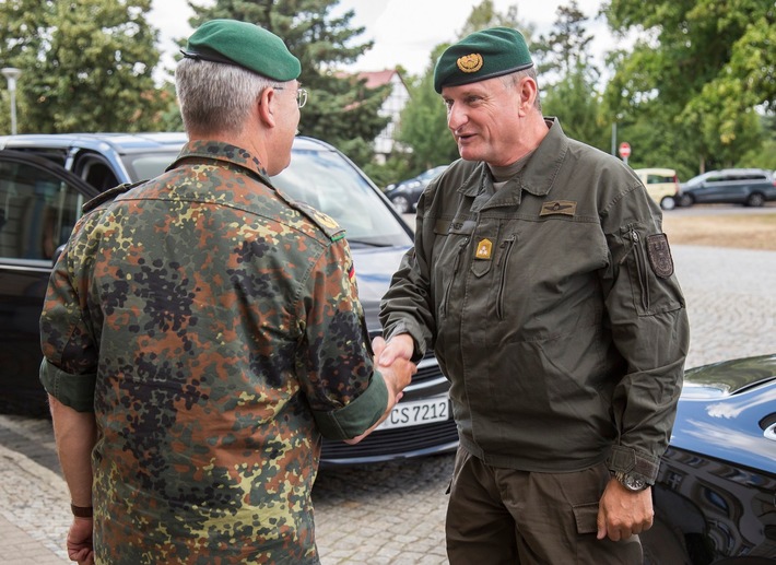 Österreichischer Kommandant Landstreitkräfte besucht das Deutsche Heer