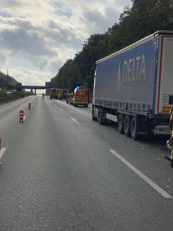 FW Mettmann: Schwerer Verkehrsunfall auf der Autobahn 3
