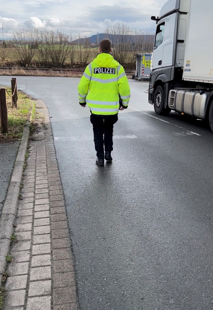 POL-HM: Großkontrolle auf der Hamelner Straße in Bad Münder - 31 Fahrzeuge mit Mängeln festgestellt