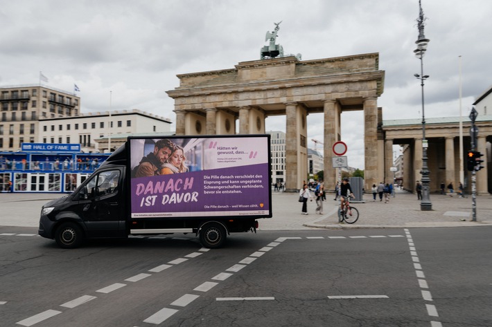 Plakatkampagne im Berliner Regierungsviertel kurzfristig gestoppt: Aufklärungskampagne "Danach ist Davor" räumt mit Vorurteilen über Notfallverhütung auf