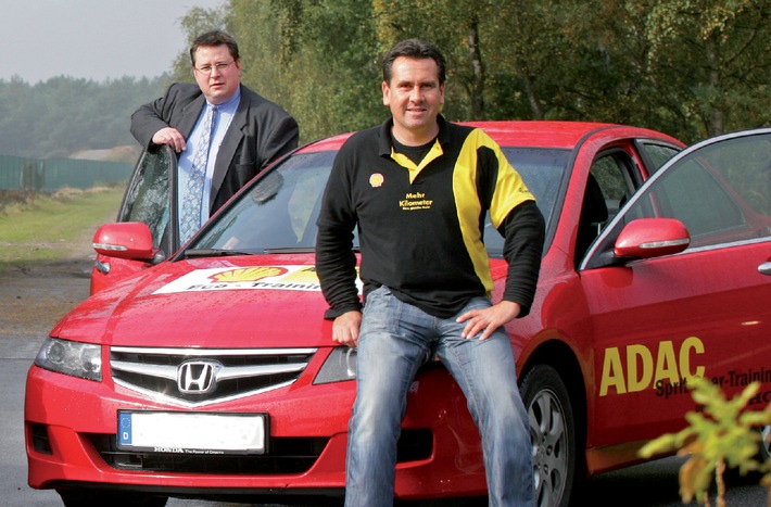 Gute Ergebnisse im großen Shell Flottentest: Mit Shell sind zwei von drei Autofahrern effizienter unterwegs