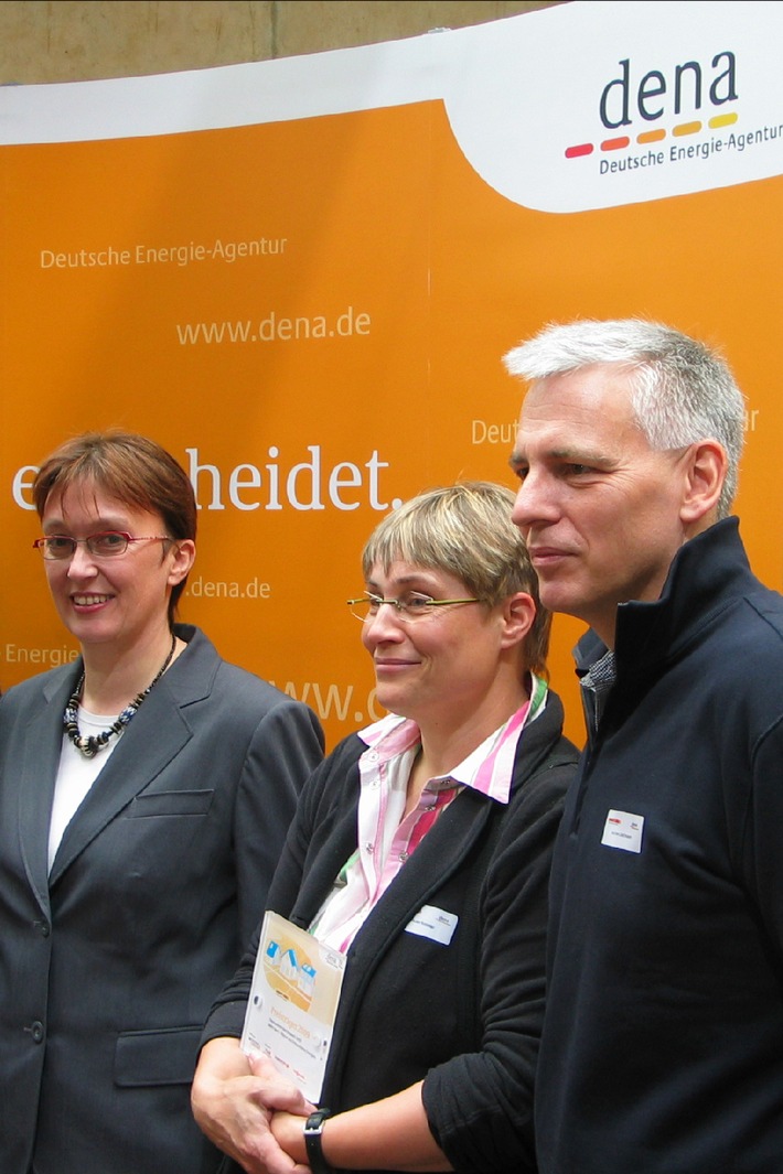 Preisträger der Deutschen Energie-Agentur (dena) ausgezeichnet / Sieger heizen mit STIEBEL-ELTRON-Wärmepumpe