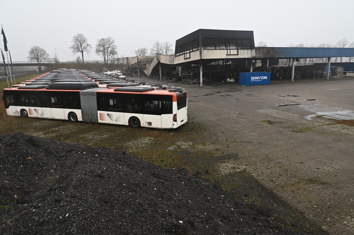 POL-ROW: ++ Fotos von der Brandstelle in Sittensen ++