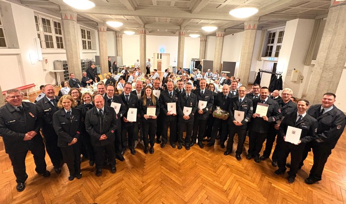 FW Rüdesheim: Feuerwehr zieht Bilanz: Steigerung an Brandeinsätzen fordert mehr Verletzte