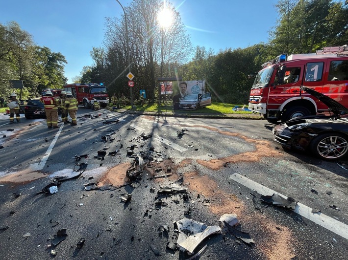 POL-RBK: Odenthal - Vier Menschen bei Verkehrsunfall schwer verletzt