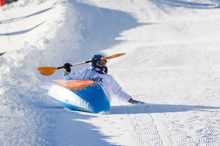 Überschlag im ersten Schnee-Kajak-Training für "Die ProSieben Wintergames" - Jasmin "Blümchen" Wagner: "Es ist nicht kontrollierbar."