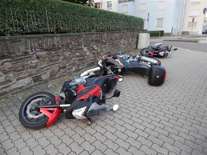 POL-PPKO: Motorräder in Koblenz umgeworfen