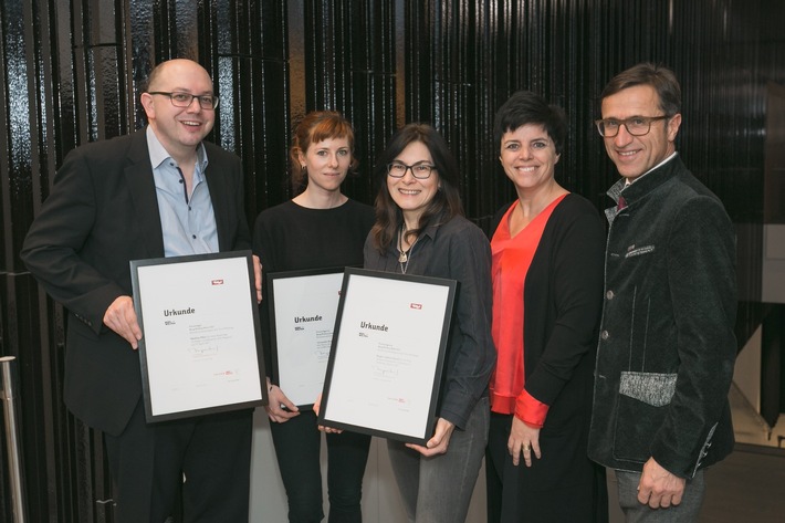 Reisejournalismuspreis Berg.Welten verliehen - Auszeichnung für Birgit-Cathrin Duval, Alexandra Rojkov und Mathias Plüss