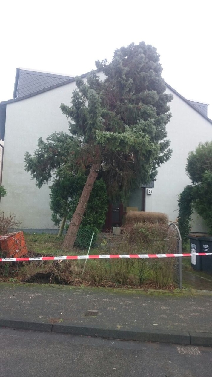 FW-RE: Sturmtief "Friederike" trifft auf Recklinghausen - Abschlussmeldung