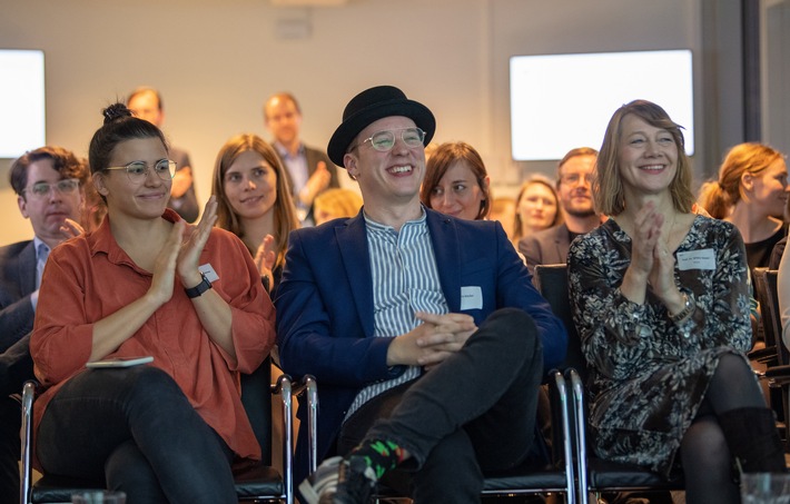 ZEIT ONLINE gewinnt dpa-infografik award in den Kategorien Nachrichten und Social Media - Interactive Things in Kooperation mit der OECD setzt sich bei Unternehmen und Institutionen durch