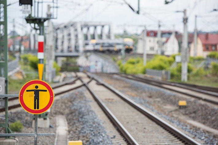 BPOL NRW: Zwei gefährliche Eingriffe in den Bahnverkehr am Wochenende: Bundespolizei ermittelt