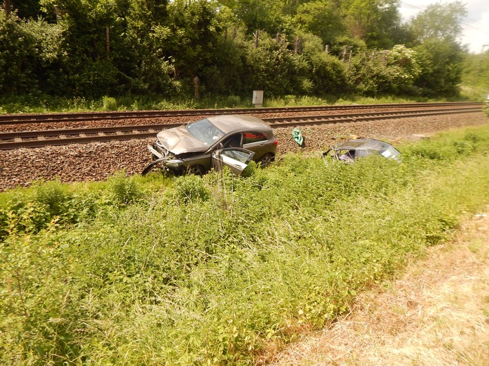 POL-PDNR: Verkehrsunfall auf der B 42 in Höhe Rheinbreitbach