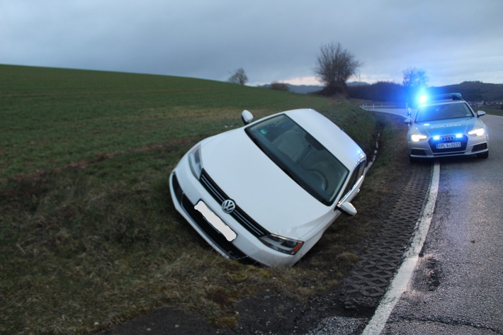 POL-PDKL: Wild ausgewichen und Unfallstelle verlassen