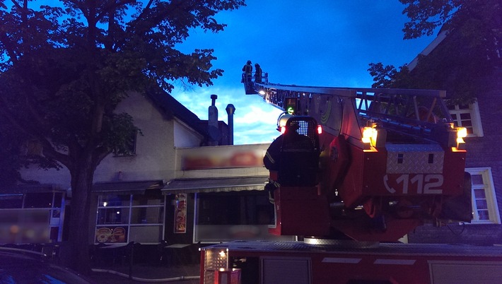 FW-AR: Küchenbrand in Neheim endet glimpflich