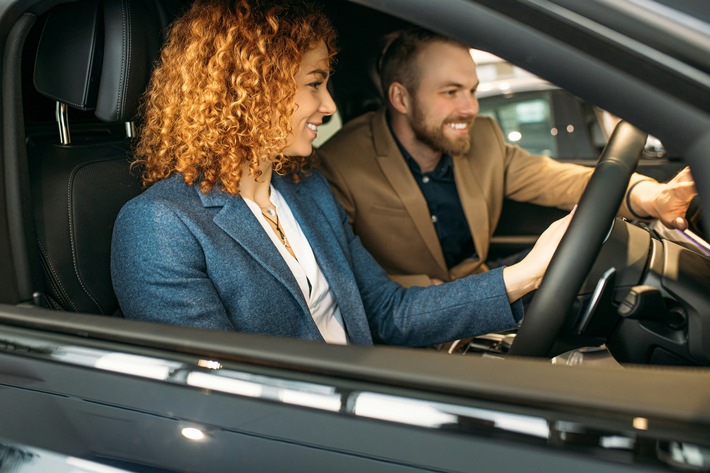 Probefahrt beim Autoverkauf: Diese Sicherheitsregeln sollten Verkäufer kennen