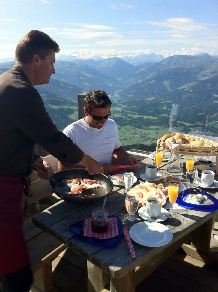 Frühstück am Berg - ein Erlebnis für Genießer: Einzigartige Bergpanoramen und Tiroler Produkte  - BILD