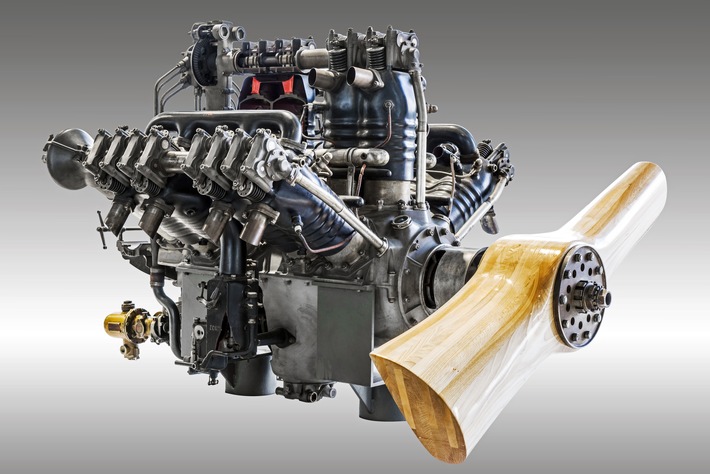 SKODA Museum zeigt außergewöhnliches Exponat: den W12-Flugzeugmotor von Laurin & Klement (FOTO)