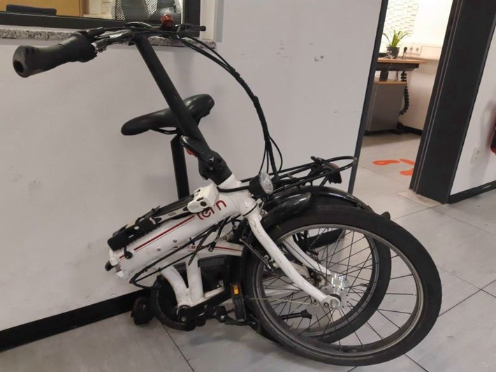 BPOL NRW: Gutes Auge - Bundespolizist erkennt gesuchten Fahrraddieb von Fahndungsplakat wieder