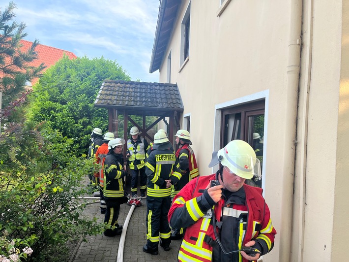 FFW Schiffdorf: Dramatische Einsatzmeldung - Feuer mit Menschengefährdung glücklicherweise ohne Verletzte