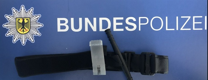 Bundespolizeidirektion München: Hauptbahnhof: Mann von Zug überrollt / Bundespolizisten leisten mit Tourniquet Erste Hilfe