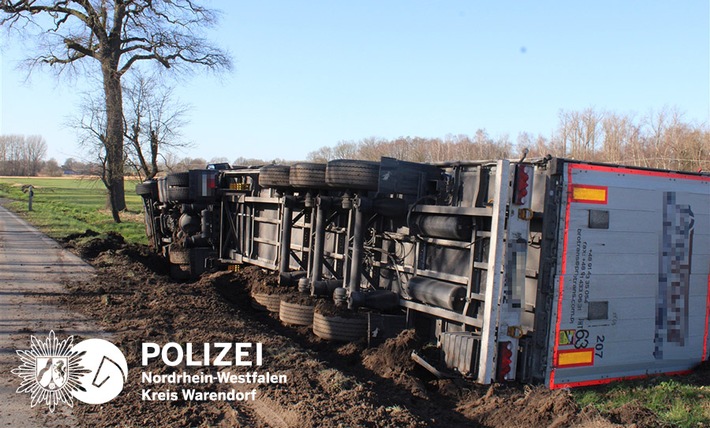 POL-WAF: Warendorf. Lange Straßensperrung nach LKW-Unfall